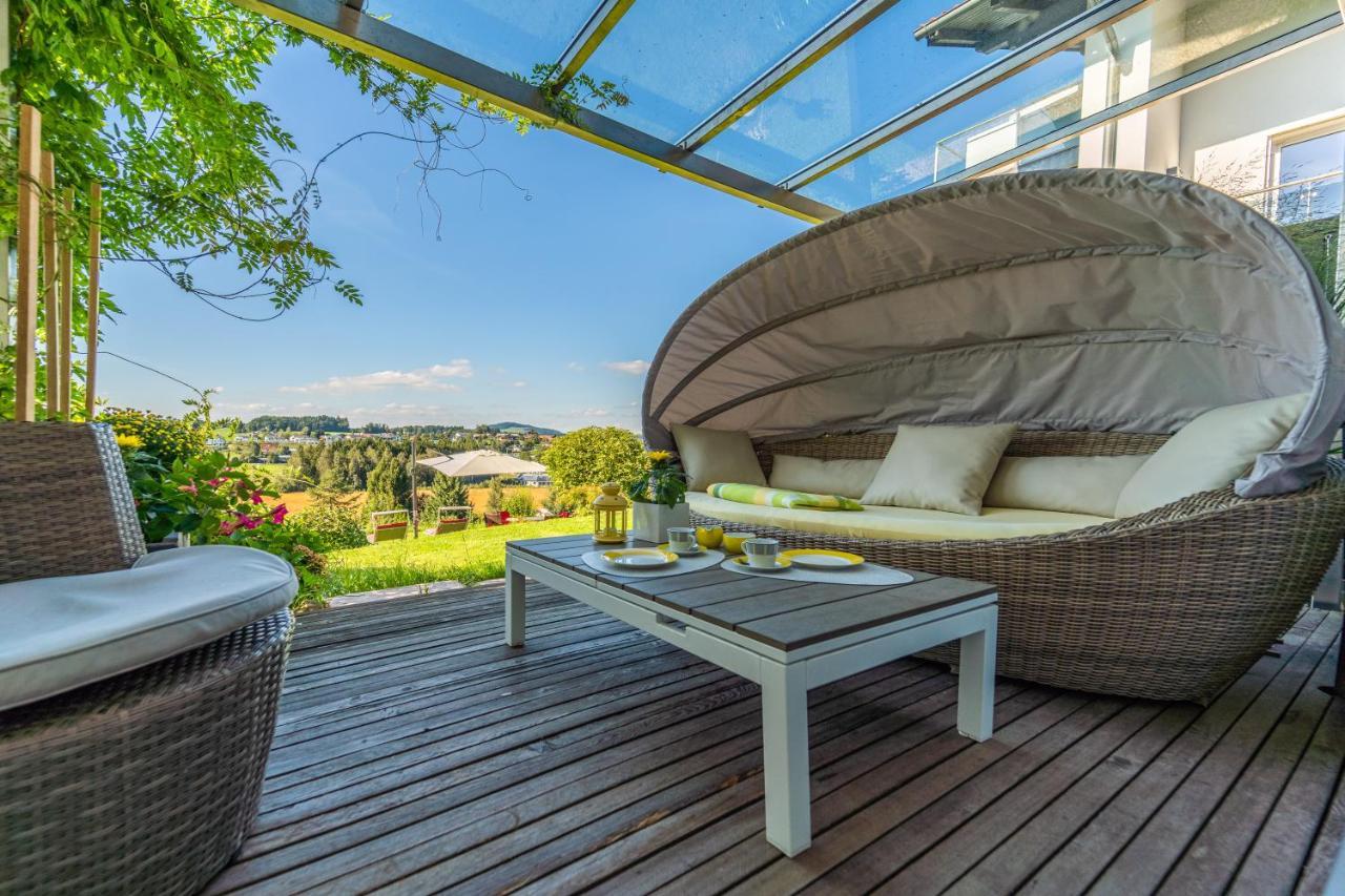 Apartamento Haus Am Weinberg II Seekirchen am Wallersee Exterior foto