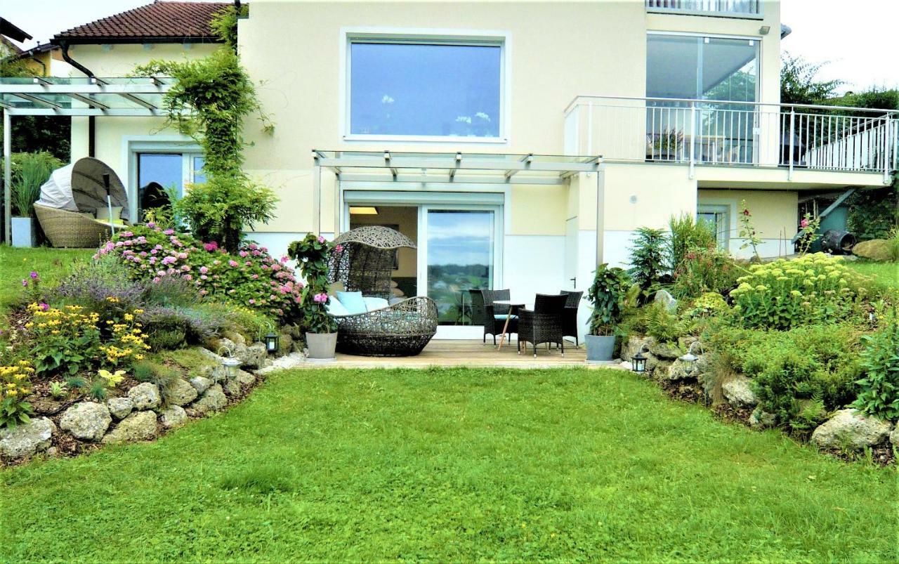 Apartamento Haus Am Weinberg II Seekirchen am Wallersee Exterior foto